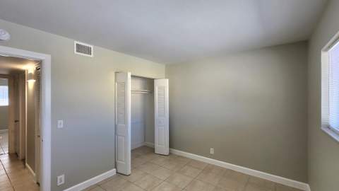 1501 Crescent Circle #D36, Lake Park FL - photo 12 of 16