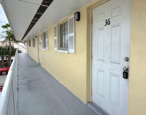 1501 Crescent Circle #D36, Lake Park FL - photo 15 of 16
