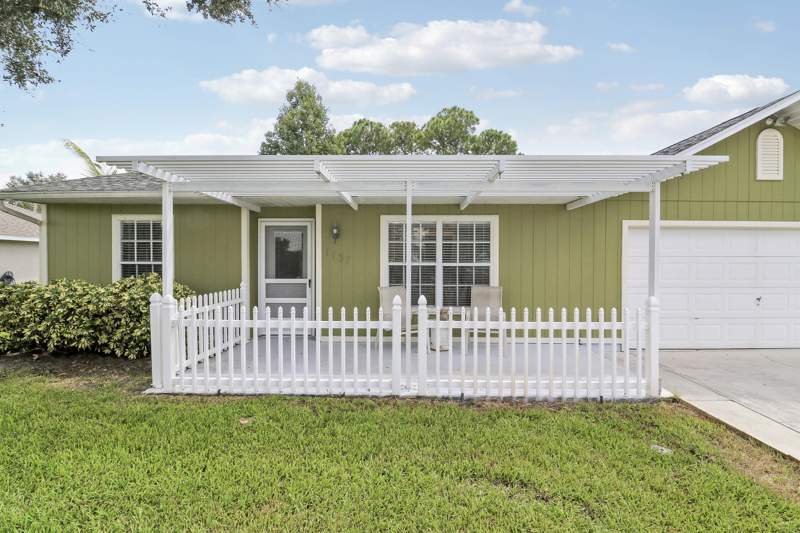 3 bedroom Single Family Residence at 1137 SW Curtis Street, Port St Lucie Section 4, Port St. Lucie — photo 3