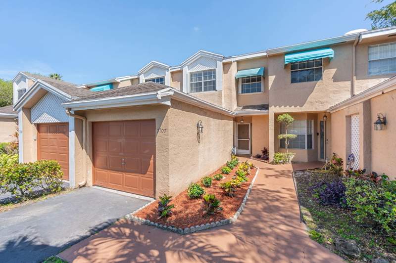 2 bedroom Townhouse at 7107 Woodmont Way, Cypress At Woodmont III, Tamarac — photo 2
