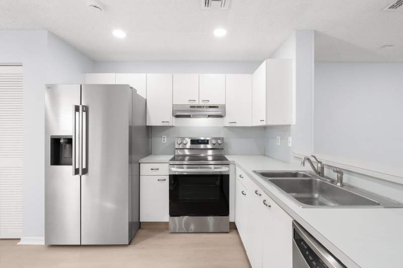 2 bedroom Townhouse at 7107 Woodmont Way, Cypress At Woodmont III, Tamarac — photo 3