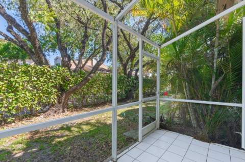 7107 Woodmont Way, Tamarac FL - photo 6 of 40