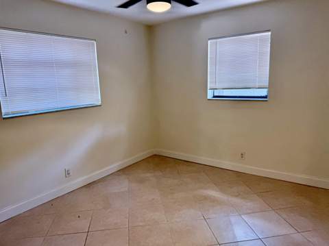 924 Johnson Street, Hollywood FL - photo 23 of 32