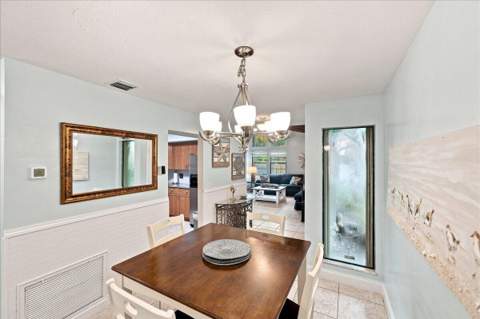 4150 NE Breakwater Drive, Jensen Beach FL - photo 9 of 40