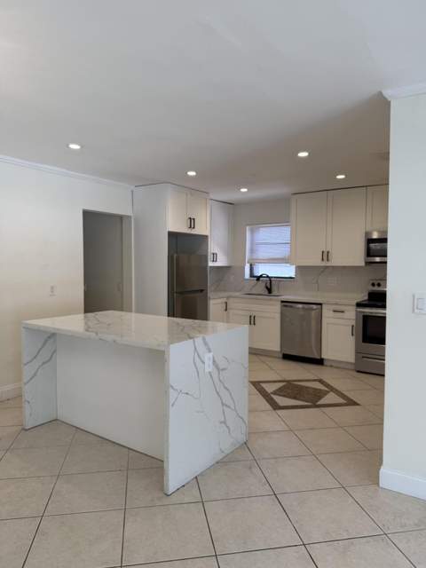 924 Johnson Street, Hollywood FL - photo 24 of 32