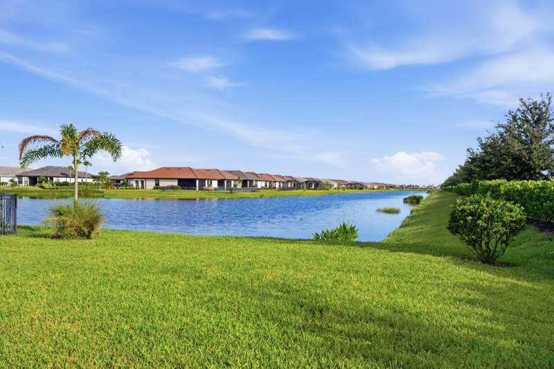 3 bedroom Single Family Residence at 12701 SW Ambra Street, Esplanade At Tradition, Port St. Lucie — photo 3