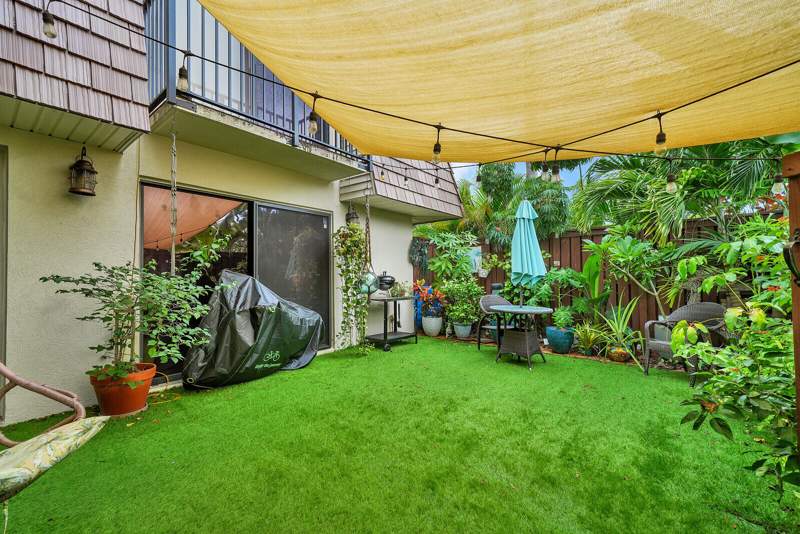 2 bedroom Townhouse at 2716 SW 15th Street, Courtyards Of Waterford, Deerfield Beach — photo 2