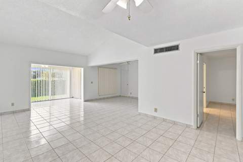2538 Boundbrook Drive #137, West Palm Beach FL - photo 15 of 41