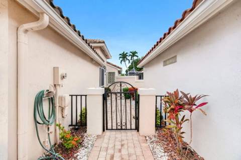 11537 Lawton Road, Boynton Beach FL - photo 8 of 98