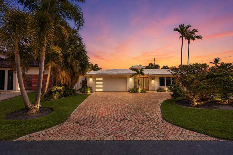 4 bedroom Single Family Residence at 4710 NE 27th Avenue, Golf Estates, Fort Lauderdale — photo 2