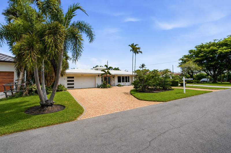 4 bedroom Single Family Residence at 4710 NE 27th Avenue, Golf Estates, Fort Lauderdale — photo 3