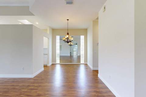 433 SW Jefferson Circle, Port St. Lucie FL - photo 16 of 42