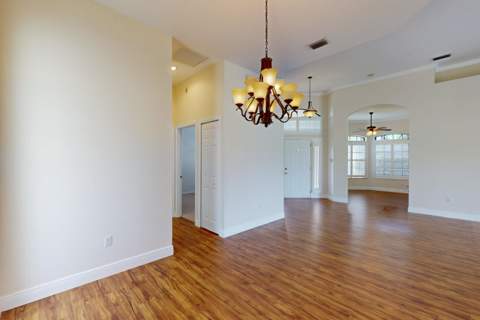 433 SW Jefferson Circle, Port St. Lucie FL - photo 14 of 42
