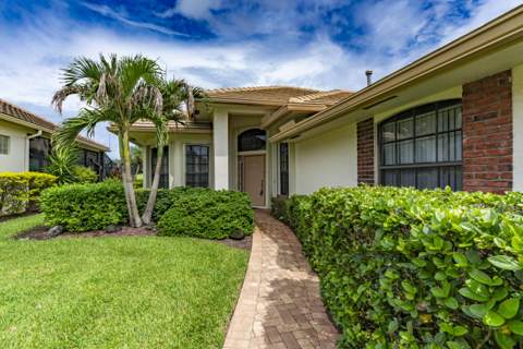 433 SW Jefferson Circle, Port St. Lucie FL - photo 7 of 73