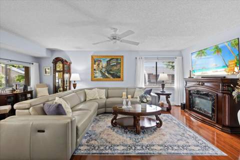 130 Wimbledon Lake Drive, Plantation FL - photo 9 of 35