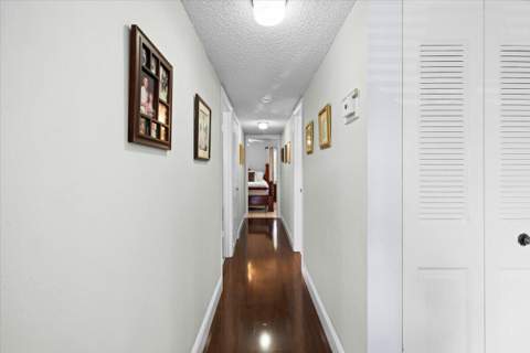130 Wimbledon Lake Drive, Plantation FL - photo 17 of 35