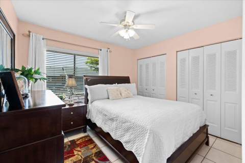 130 Wimbledon Lake Drive, Plantation FL - photo 23 of 35