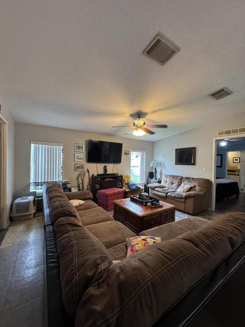 3 bedroom Mobile Home at 2555 PGA Boulevard #305, The Meadows Florida, Palm Beach Gardens — photo 5