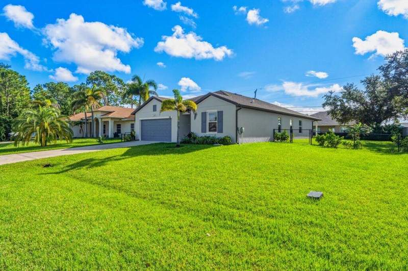 4 bedroom Single Family Residence at 226 SW Milburn Circle, Port St Lucie Section 34, Port St. Lucie — photo 3