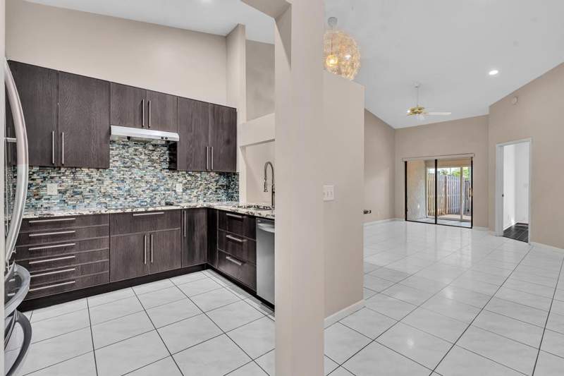 2 bedroom Villa at 11137 NW 38th Place, Welleby NW Quadrant, Sunrise — photo 5