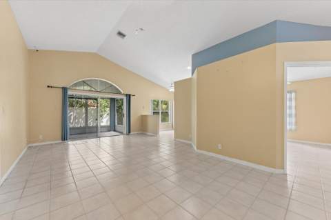 103 Saddle Trail, Royal Palm Beach FL - photo 13 of 35