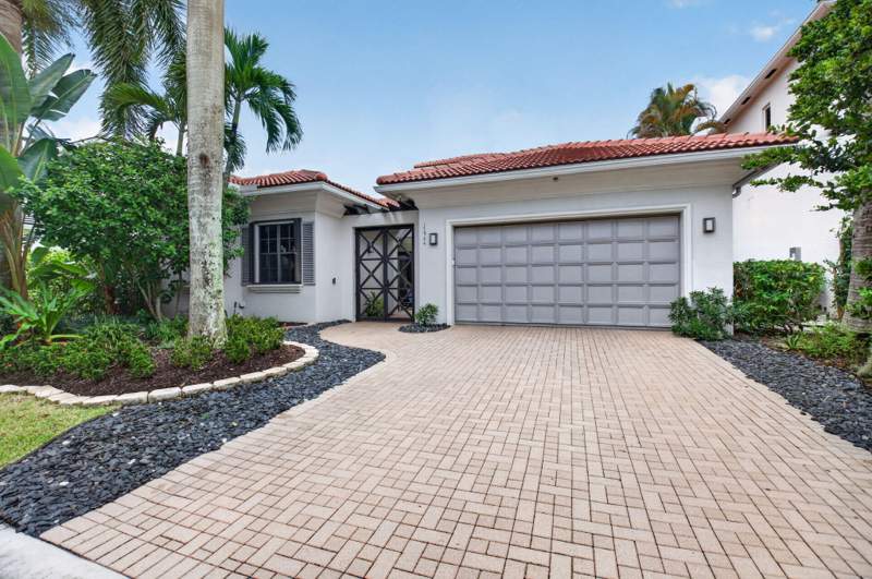 4 bedroom Single Family Residence at 17944 Villa Club Way, The Oaks, Boca Raton — photo 2