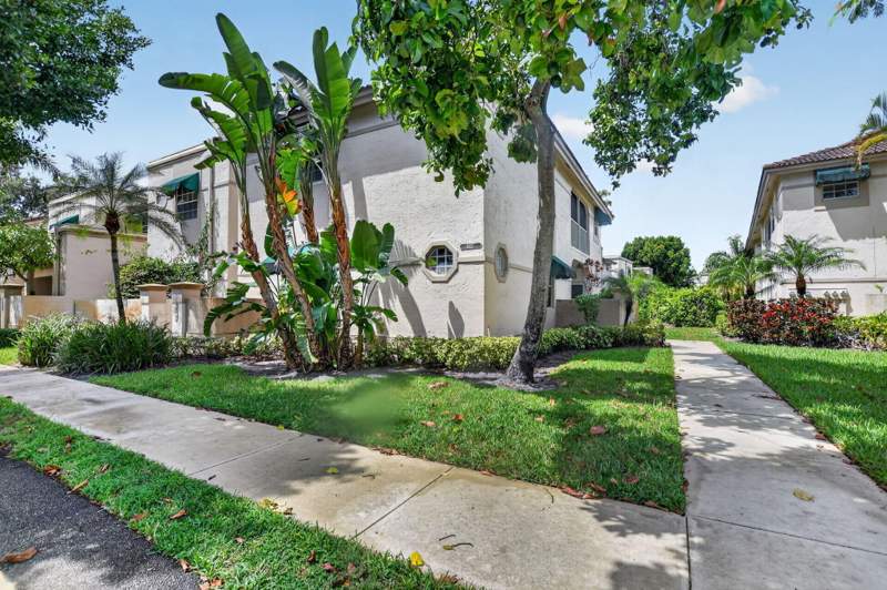 2 bedroom Condominium at 6487 Via Regina, Plum At Boca Pointe Condos One Thru 15 Filed In Or, Boca Raton — photo 2