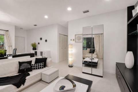 6487 Via Regina, Boca Raton FL - photo 9 of 47