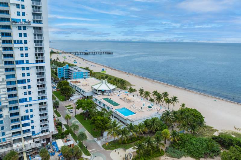 1 bedroom Condominium at 111 Briny Avenue #Ph7, Pompano Beach Club Condo, Pompano Beach — photo 3