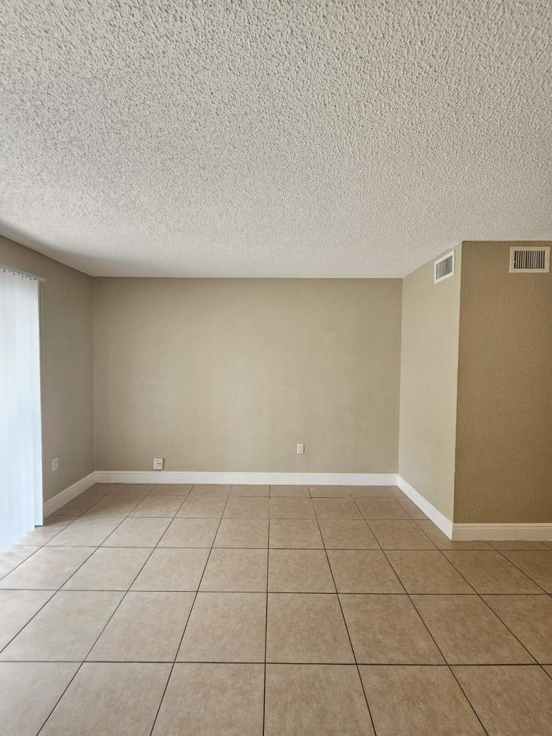 2 bedroom Condominium at 4324 NW 9th Avenue #6-1C, Heritage Circle Condo, Deerfield Beach — photo 3