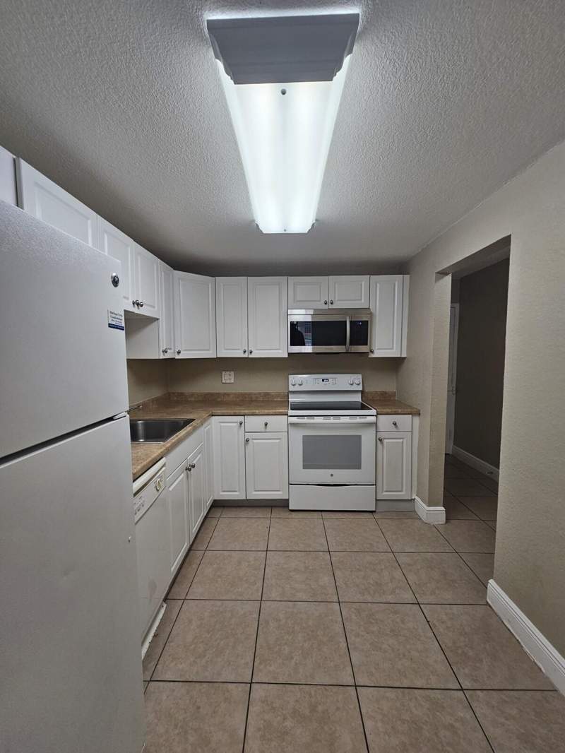 2 bedroom Condominium at 4324 NW 9th Avenue #6-1C, Heritage Circle Condo, Deerfield Beach — photo 5