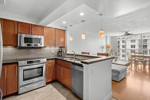 111 Briny Avenue #Ph7, Pompano Beach FL - photo 11 of 44