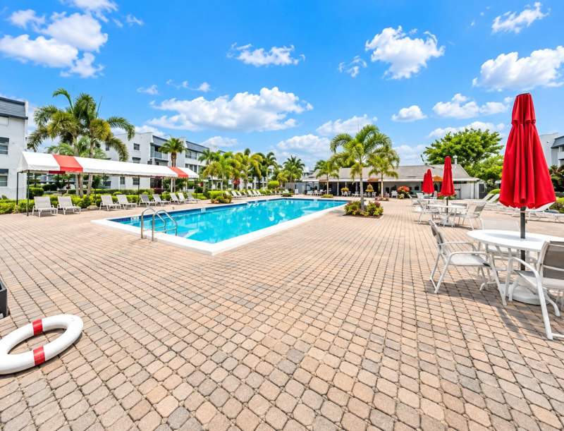 1 bedroom Condominium at 7807 Golf Cir Drive #105, Oriole Golf & Tennis Club Condo, Margate — photo 4