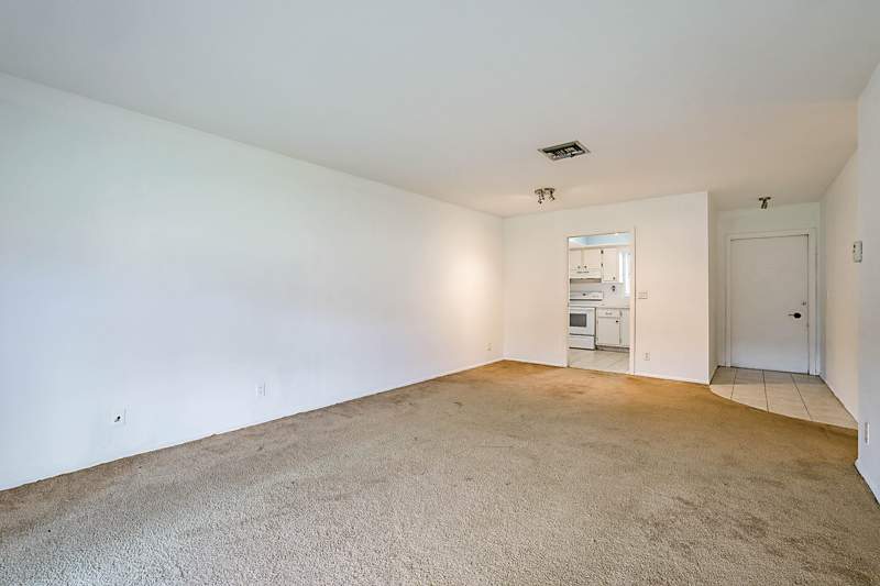 2 bedroom Villa at 2688 Dudley Drive #D, Cresthaven Villas Condo 23, West Palm Beach — photo 5
