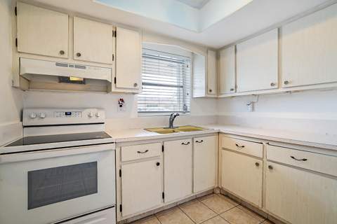 2688 Dudley Drive #D, West Palm Beach FL - photo 6 of 35