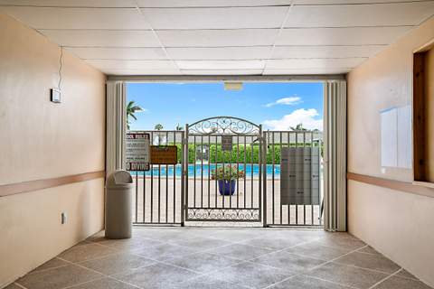 2688 Dudley Drive #D, West Palm Beach FL - photo 20 of 35