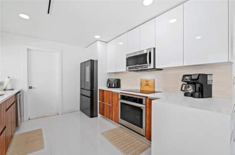 4314 Roosevelt Street, Hollywood FL - photo 8 of 36
