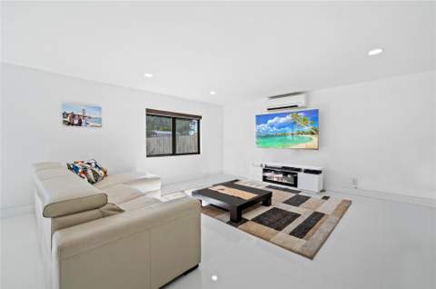 4314 Roosevelt Street, Hollywood FL - photo 12 of 36