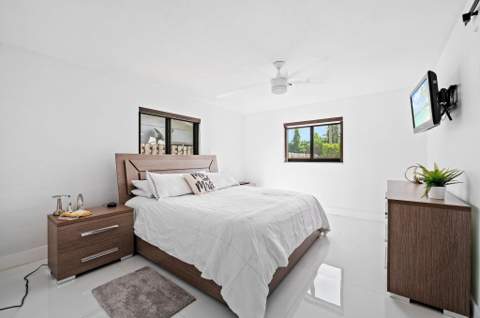 4314 Roosevelt Street, Hollywood FL - photo 14 of 36