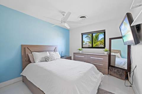 4314 Roosevelt Street, Hollywood FL - photo 17 of 36