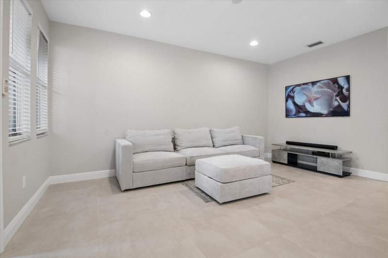 2 bedroom Townhouse at 950 Marina Del Ray Lane #4, Cityside Condo, West Palm Beach — photo 3