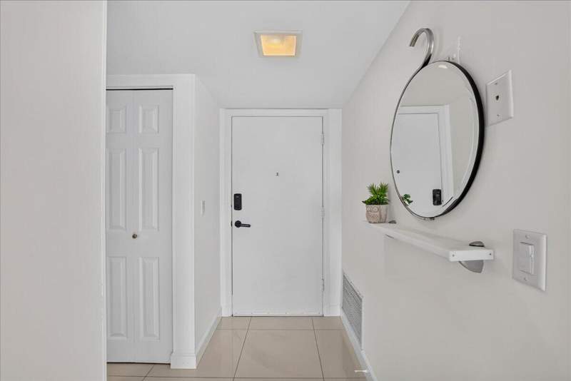 1 bedroom Condominium at 300 Diplomat Parkway #606, Fairways Riviera Condo, Hallandale Beach — photo 4