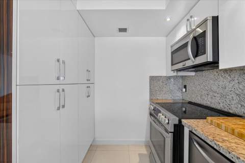 300 Diplomat Parkway #606, Hallandale Beach FL - photo 14 of 30