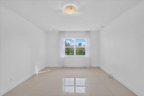 300 Diplomat Parkway #606, Hallandale Beach FL - photo 17 of 30