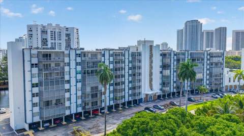 300 Diplomat Parkway #606, Hallandale Beach FL - photo 24 of 30