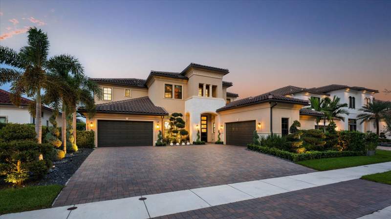 5 bedroom Single Family Residence at 8590 W Parkland Bay Trail, Parkland Bay, Parkland — photo 4