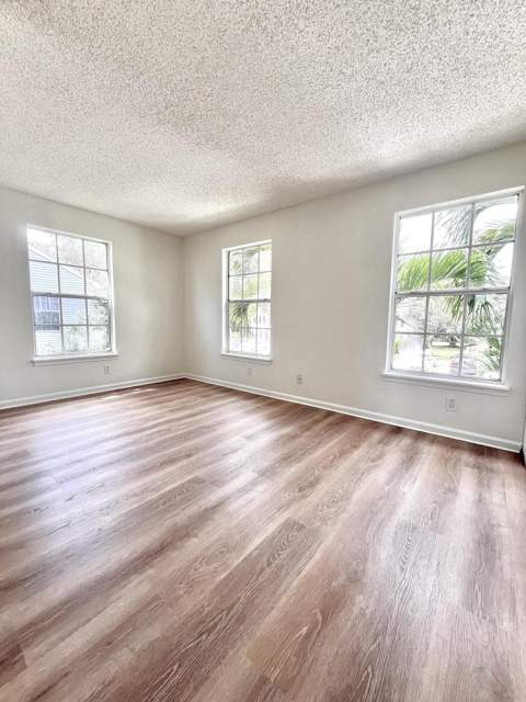 311 Georgian Park Drive, Jupiter FL - photo 6 of 14