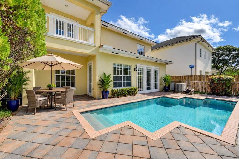 4 bedroom Single Family Residence at 2201 SW 13th Avenue, River Oaks, Fort Lauderdale — photo 2