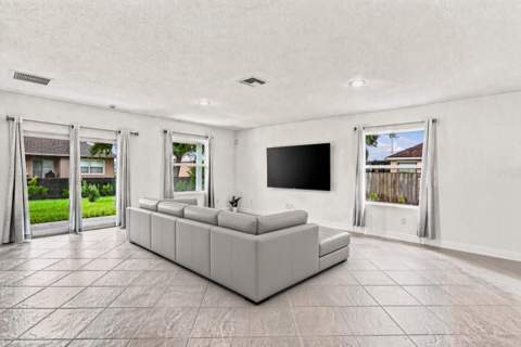 226 SW Milburn Circle, Port St. Lucie FL - photo 11 of 44
