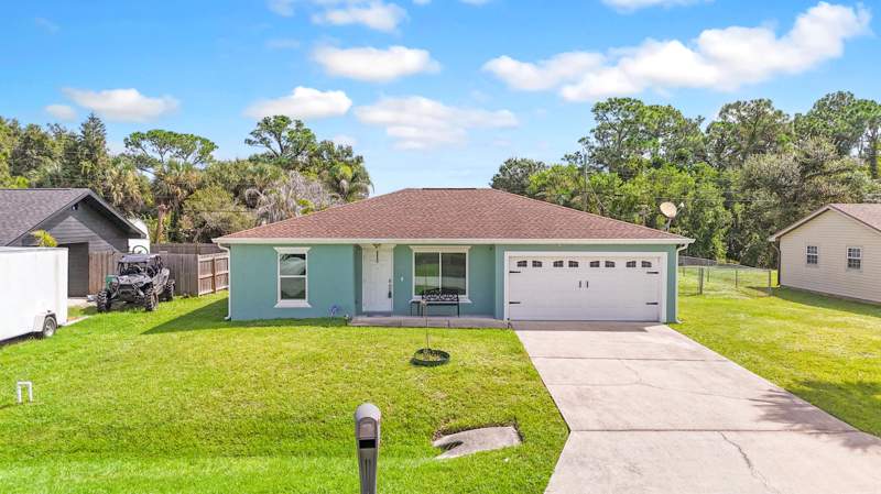 3 bedroom Single Family Residence at 5010 Hickory Drive, Indian River Estates Unit 7, Fort Pierce — photo 3